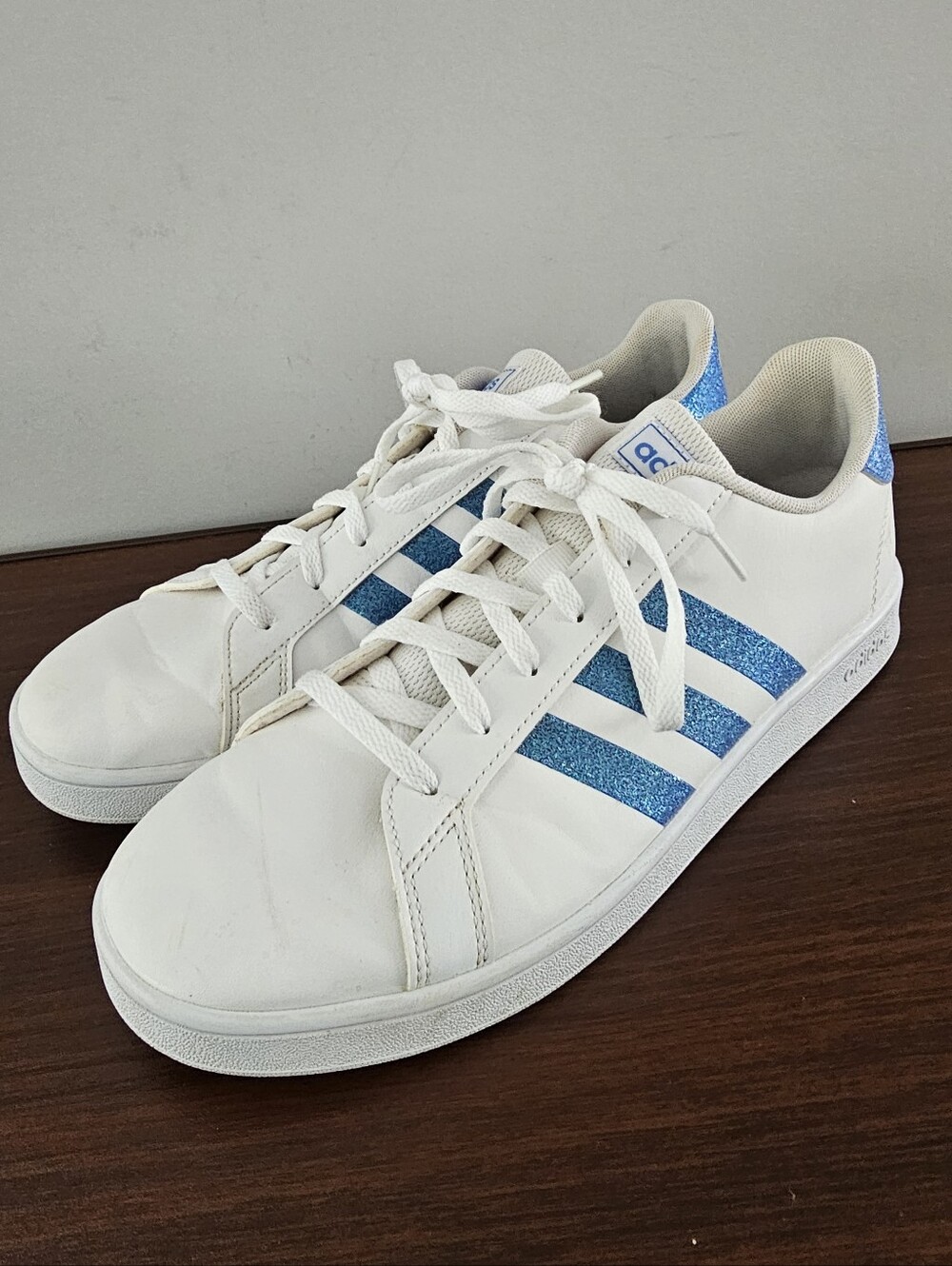 ADIDAS Grand Court J White & Blue Glitter Mens Sneakers